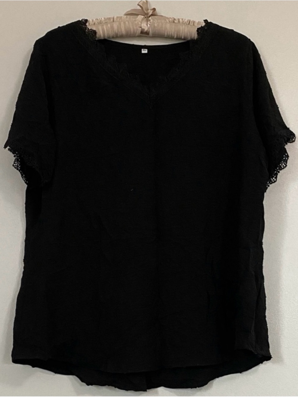 Women's Black V-Neck Lace Trim Short Sleeve Top